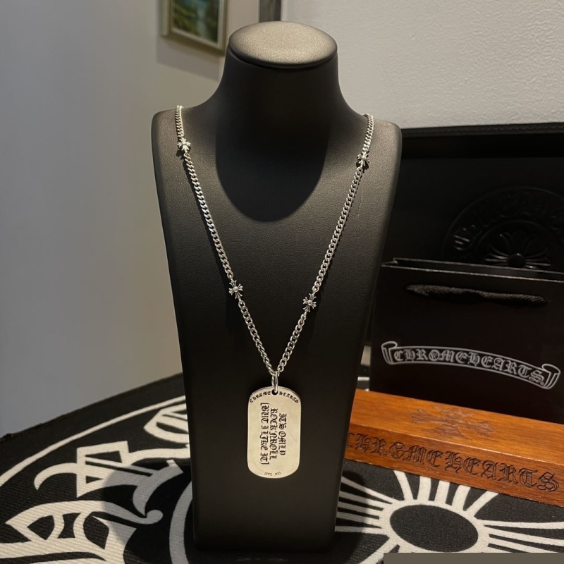 Ch**me He**ts necklaces